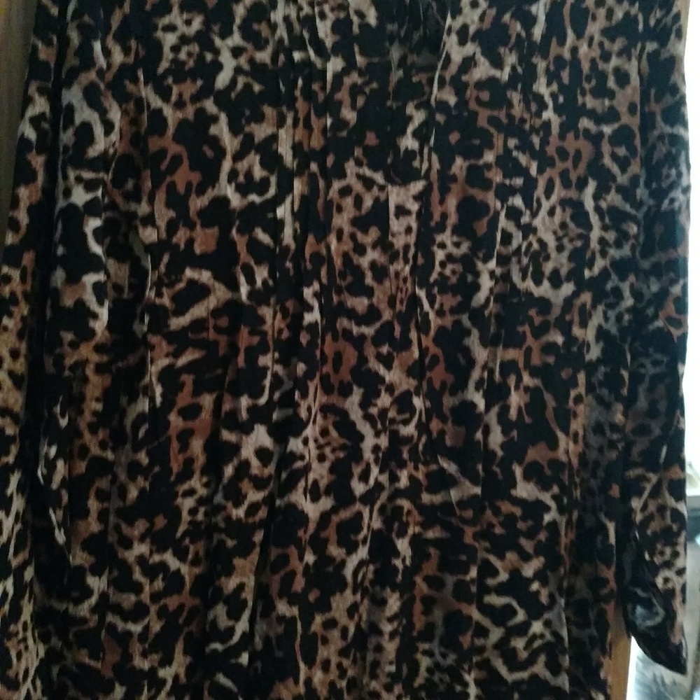 Size large top